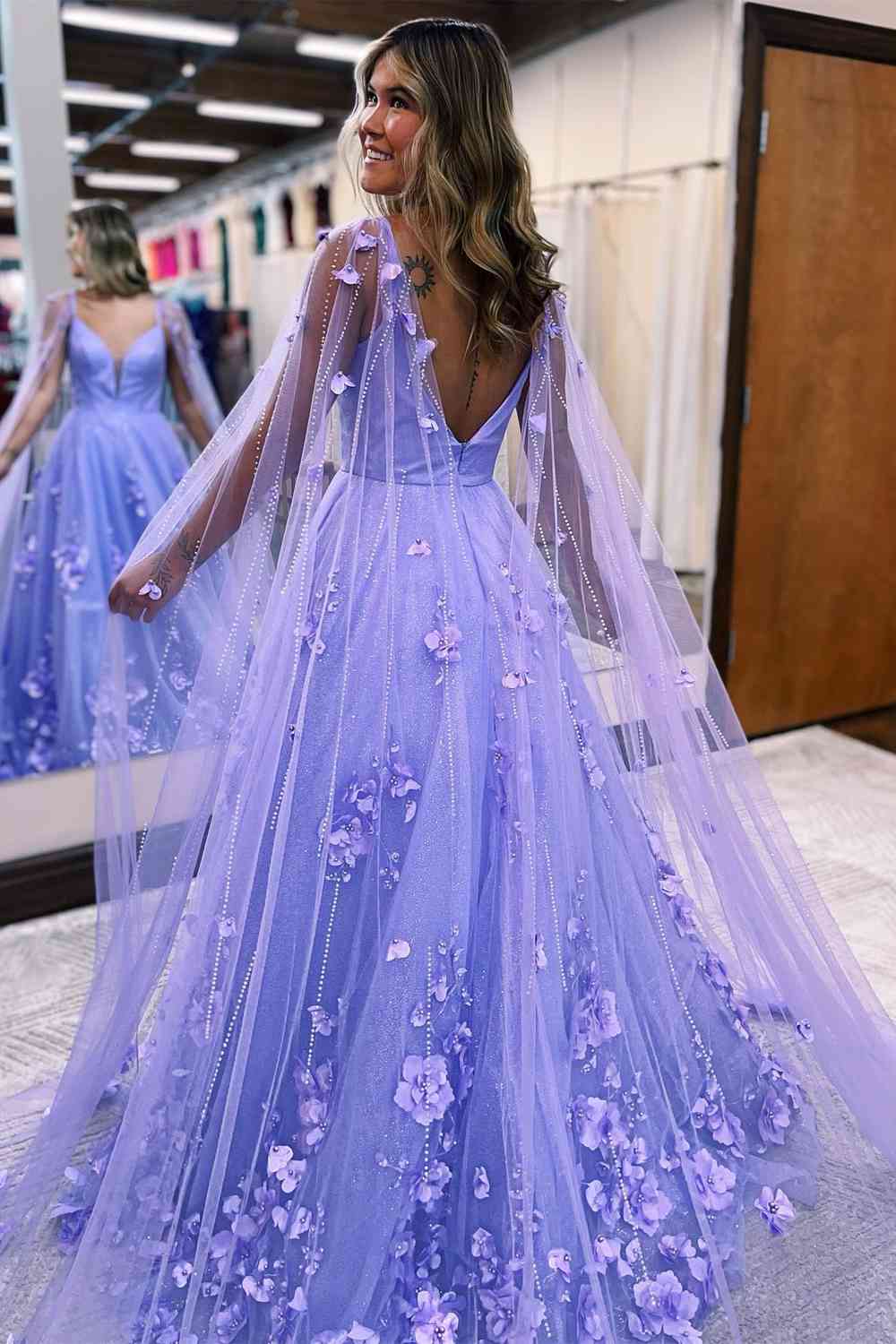 Robe de bal princesse en tulle à fleurs 3D avec cape