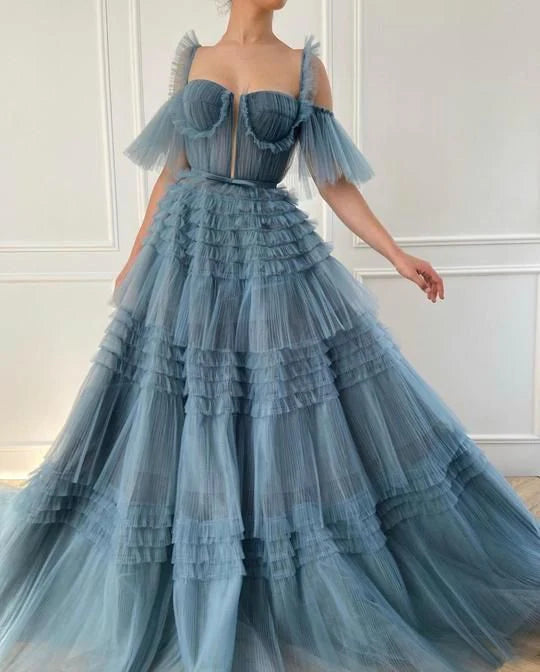 Robe de bal trapèze longue en tulle à volants et plusieurs couches