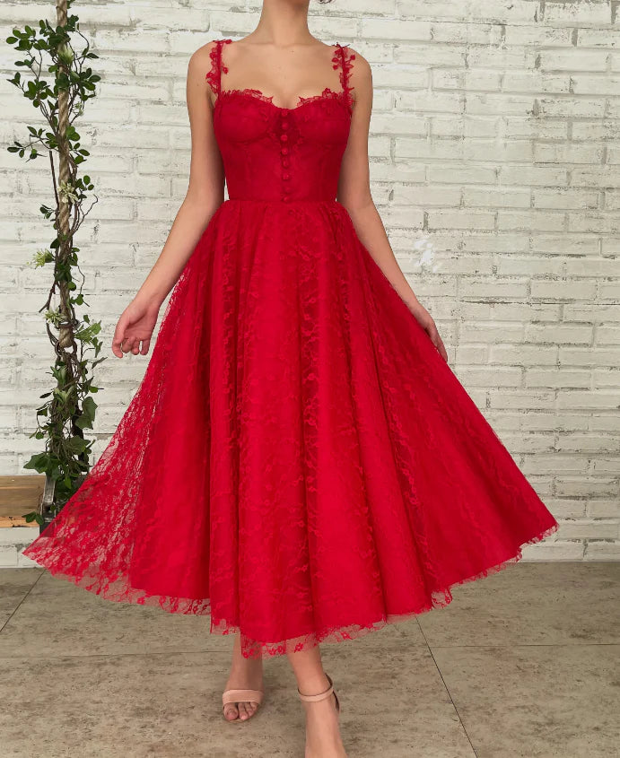 Robe de bal trapèze en tulle et dentelle à bretelles spaghetti