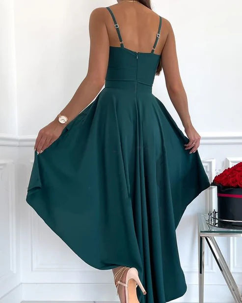 Robe de bal asymétrique à décolleté en V profond