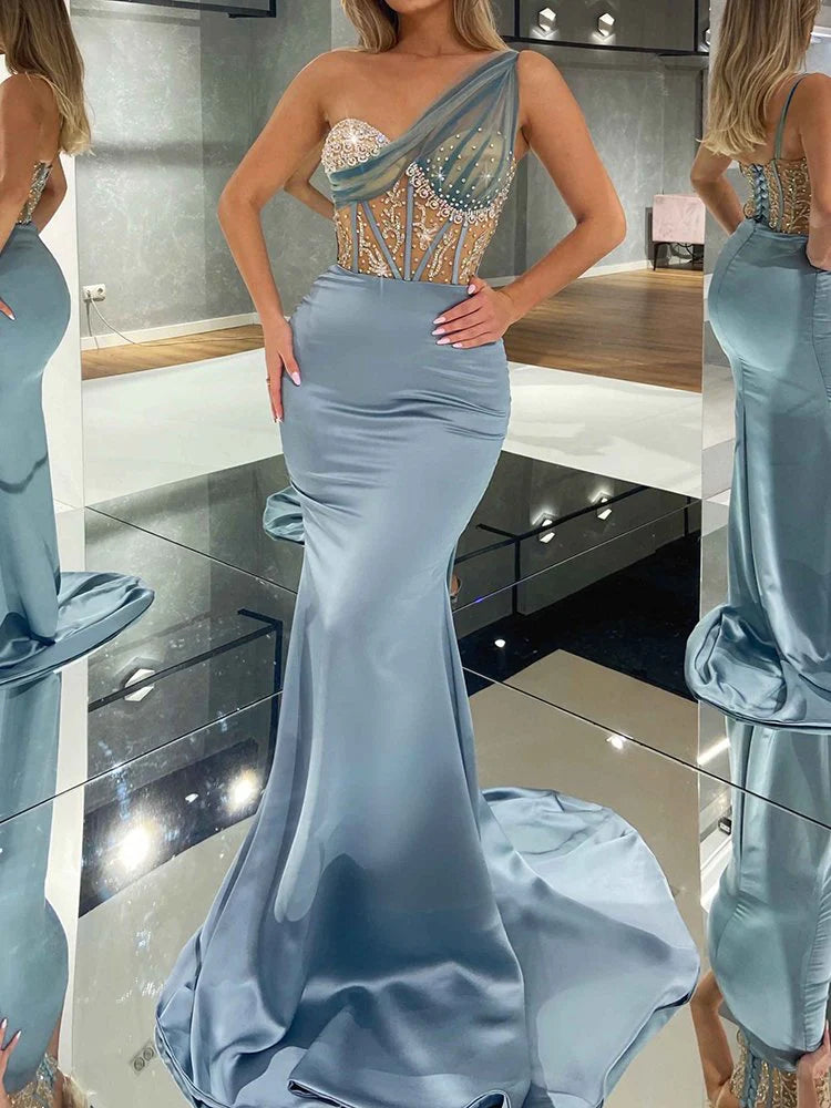 Robe de bal asymétrique à une épaule et brodée de paillettes