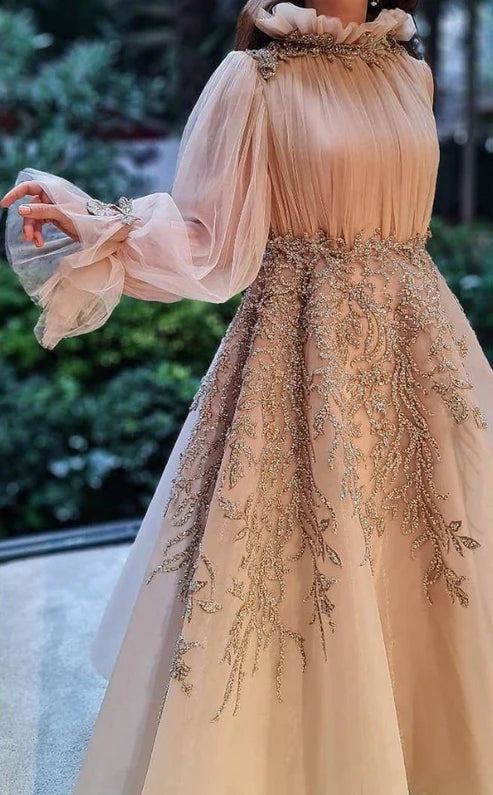 Robe de bal à col montant et manches longues, longueur cheville