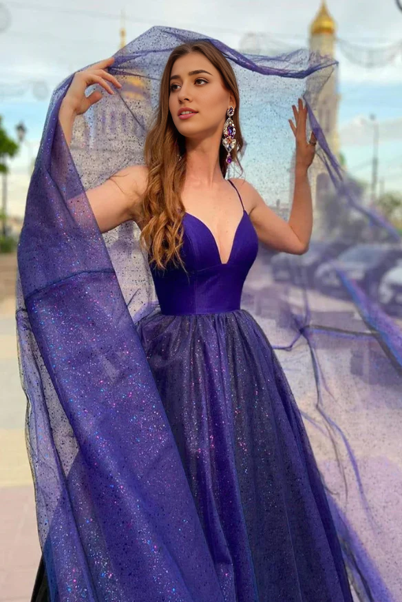 Robe de bal longue en tulle à col en V et dos nu