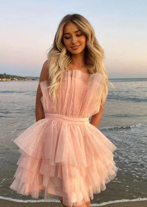 Robe courte en tulle scintillante et mignonne sans bretelles pour le retour à la maison