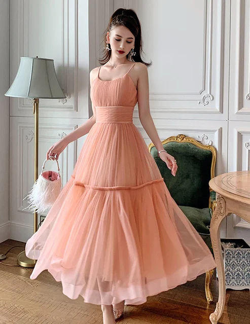 Robe de bal princesse élégante en tulle à bretelles spaghetti