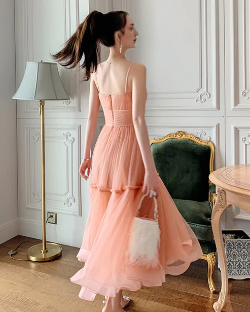 Robe de bal princesse élégante en tulle à bretelles spaghetti