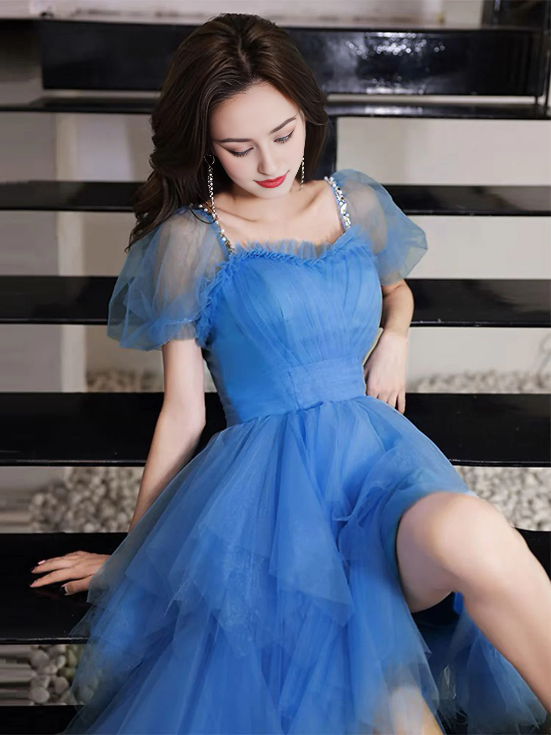 Robes de bal en tulle à col carré et coupe haute et basse