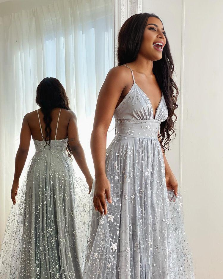 Robe de bal en tulle à bretelles spaghetti et fente