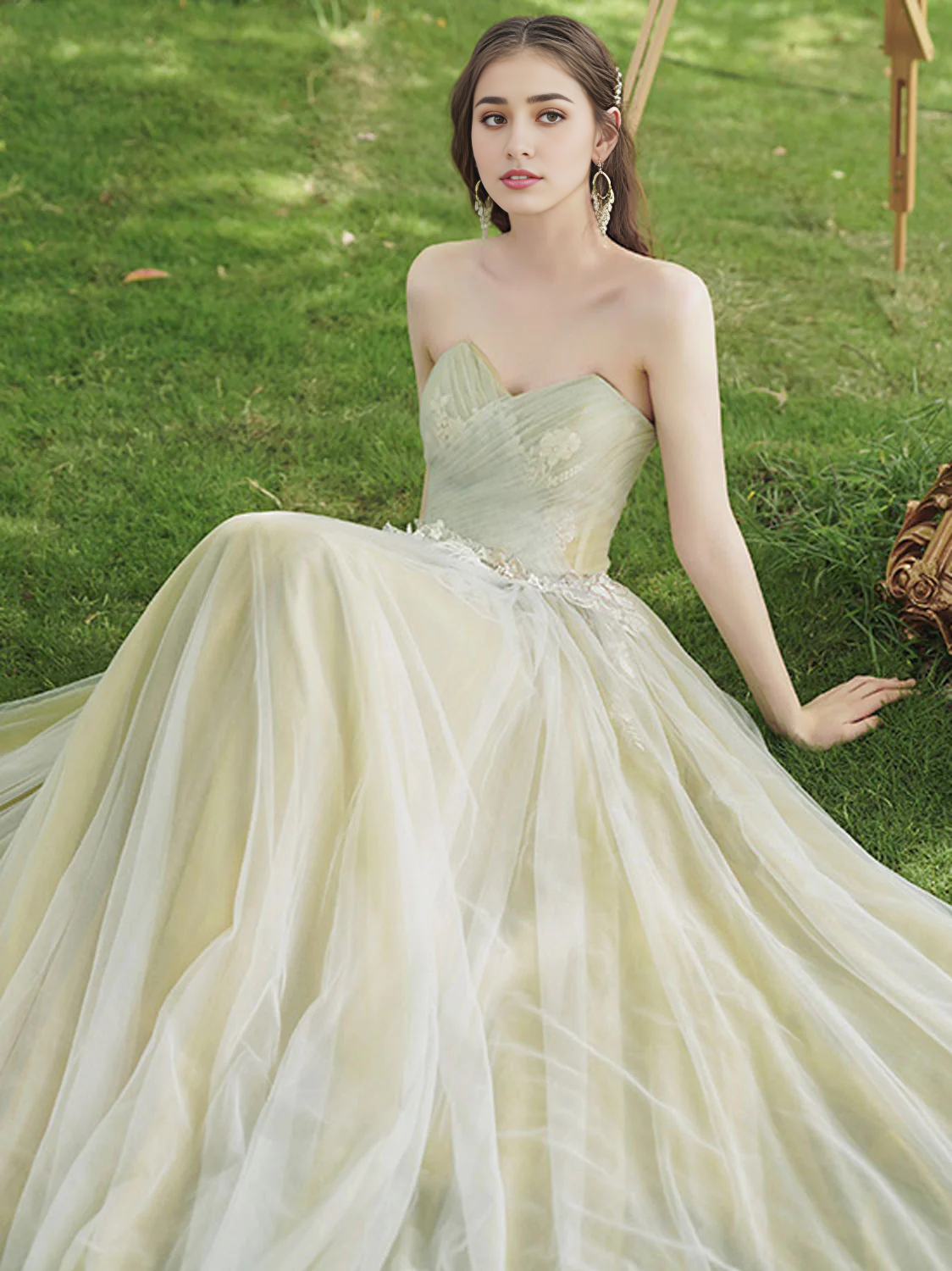 Robe de bal trapèze en tulle et dentelle à épaules dénudées