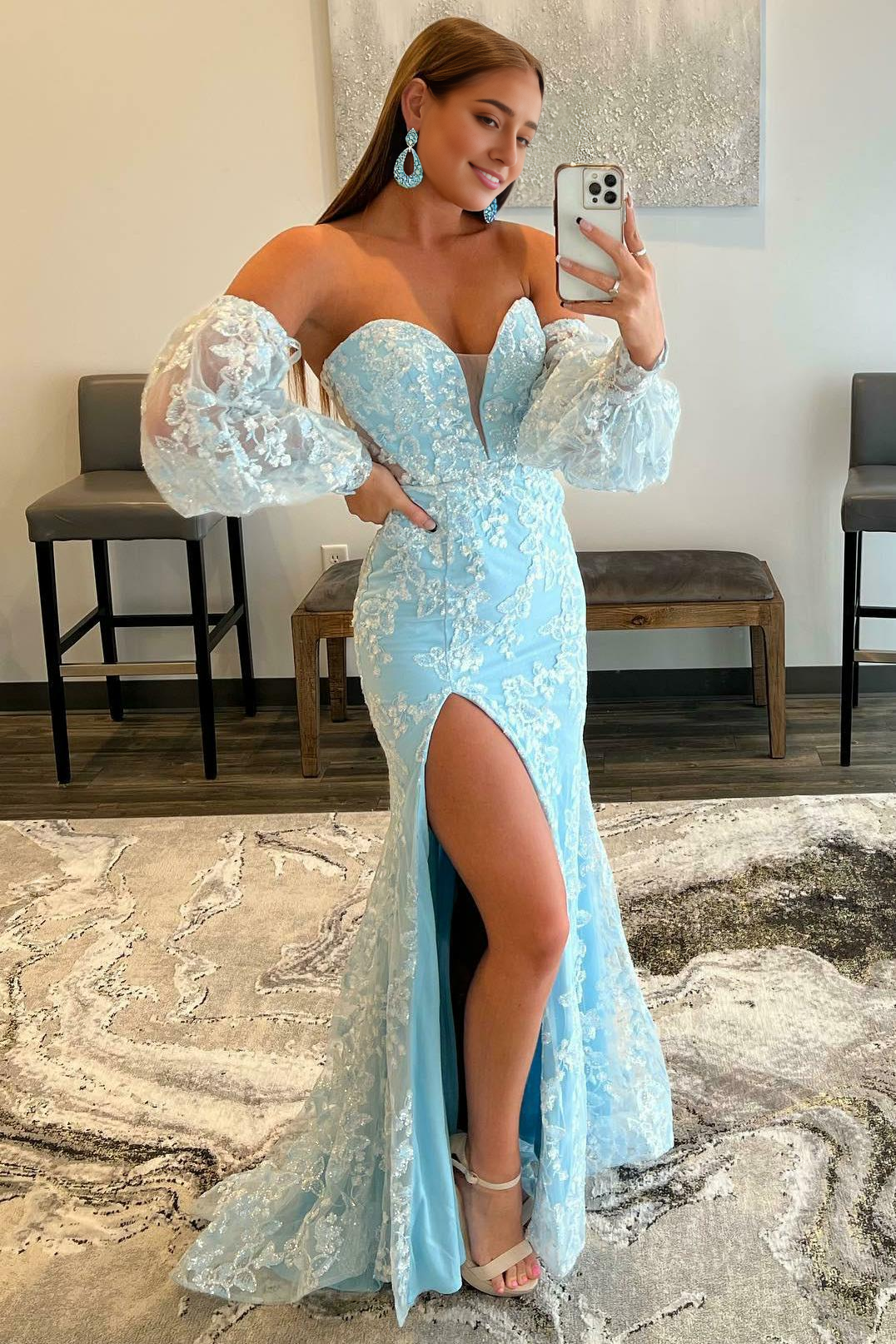 Robe de bal longue en dentelle sans bretelles à manches bouffantes et fente