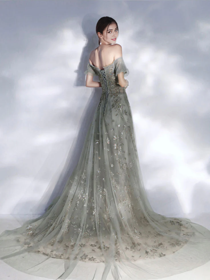 Robe de bal en tulle, paillettes et dentelle à épaules dénudées