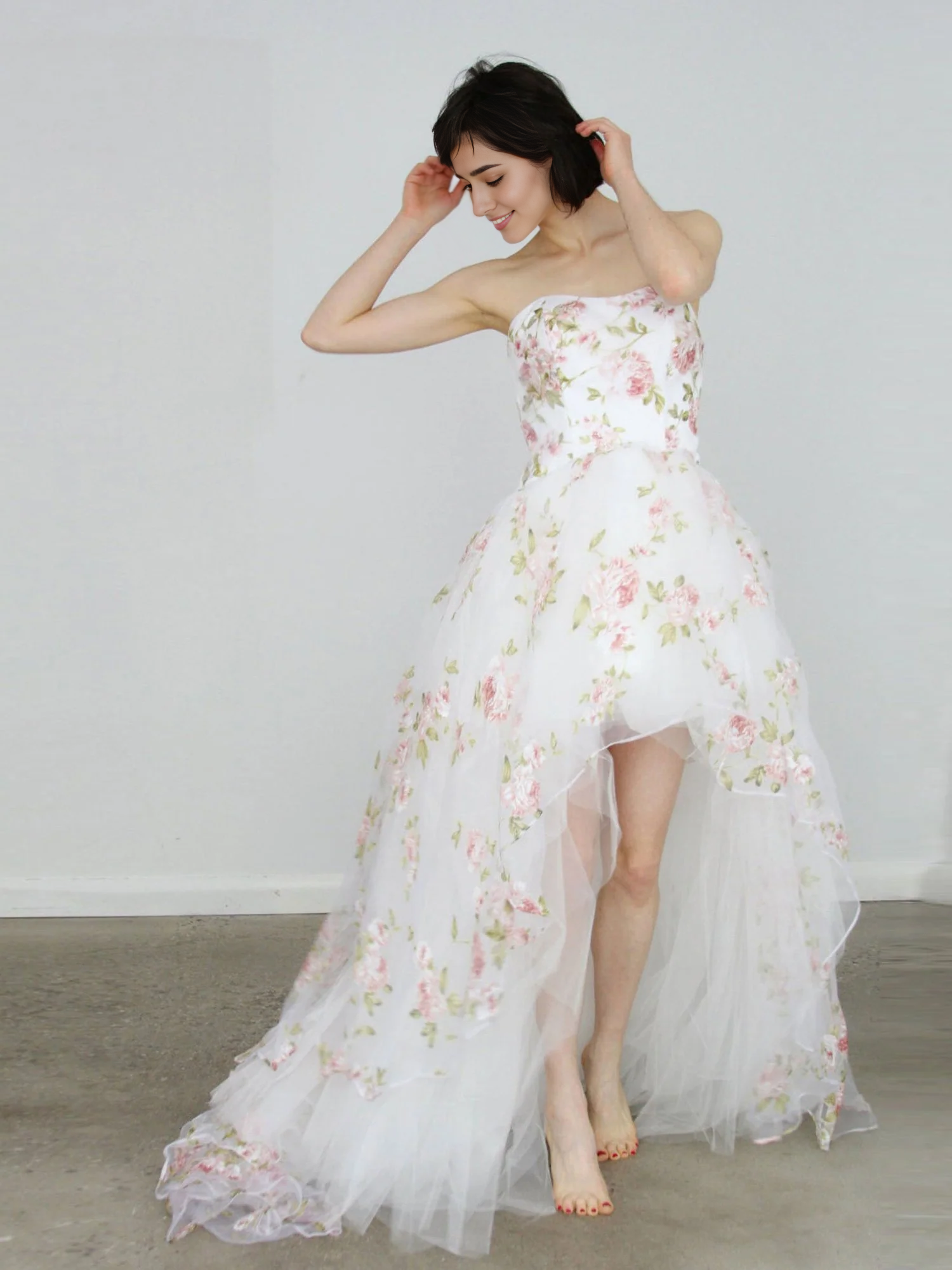 Robe de bal bustier en tulle avec traîne et haut bas