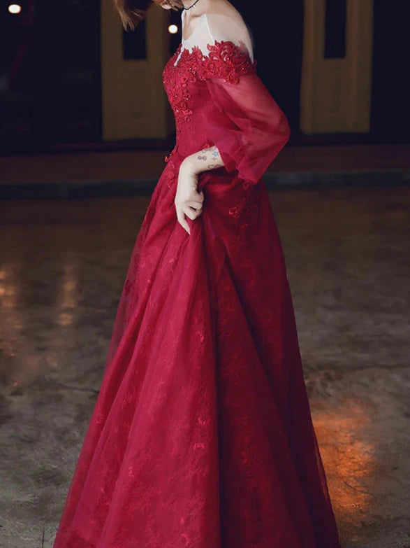 Robe de bal trapèze en tulle et dentelle, épaules dénudées, avec appliques