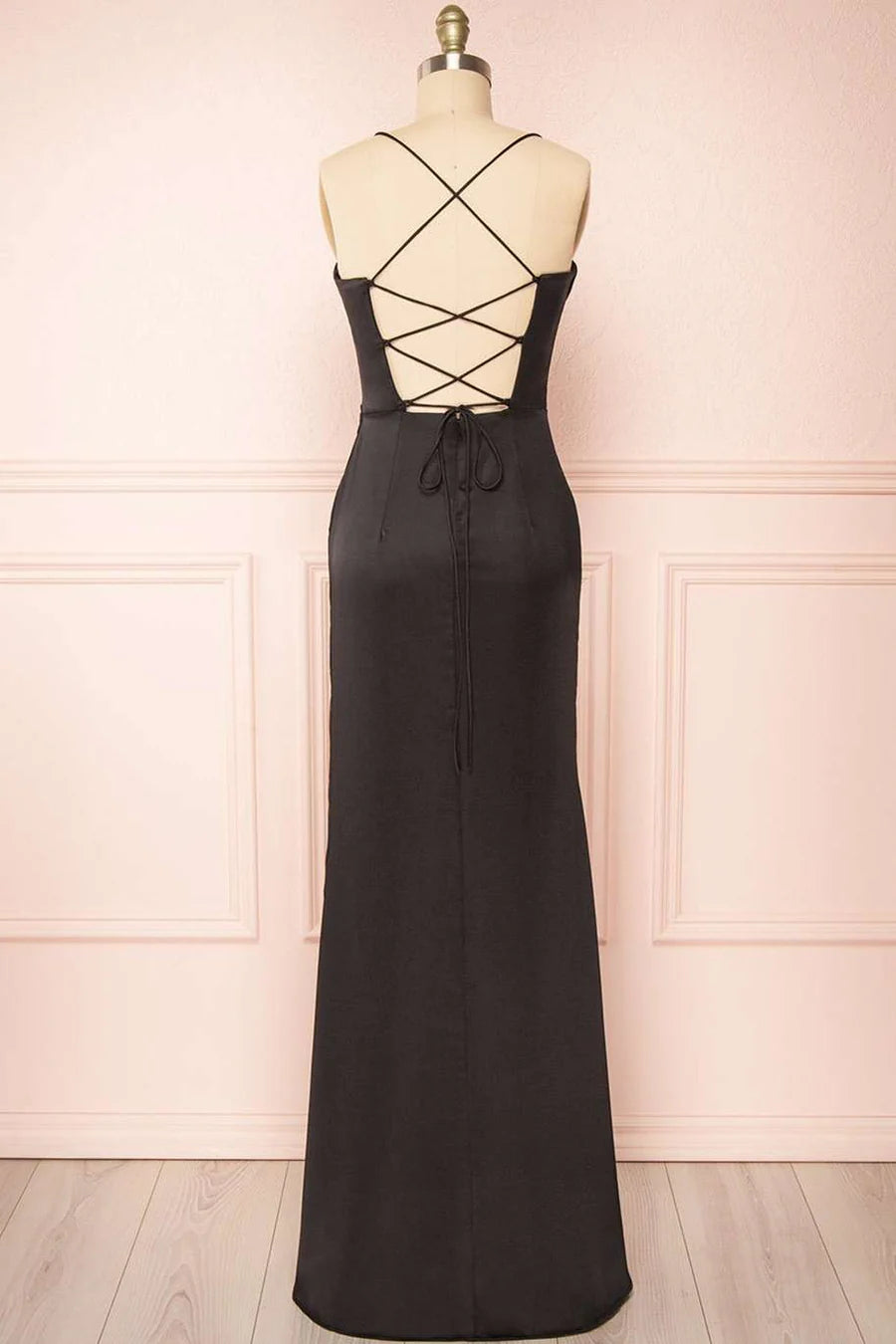 Vestido de fiesta de sirena con cuello vuelto y espalda con cordones