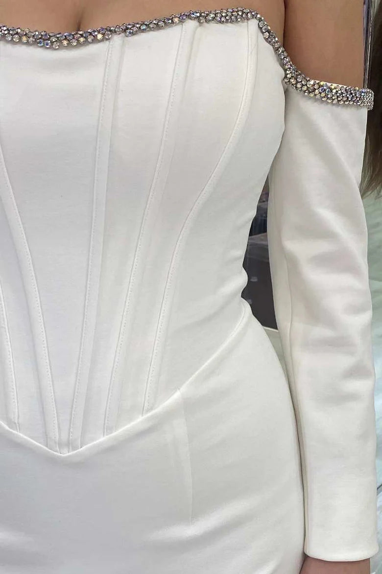 Vestido de fiesta de sirena con mangas y hombros descubiertos