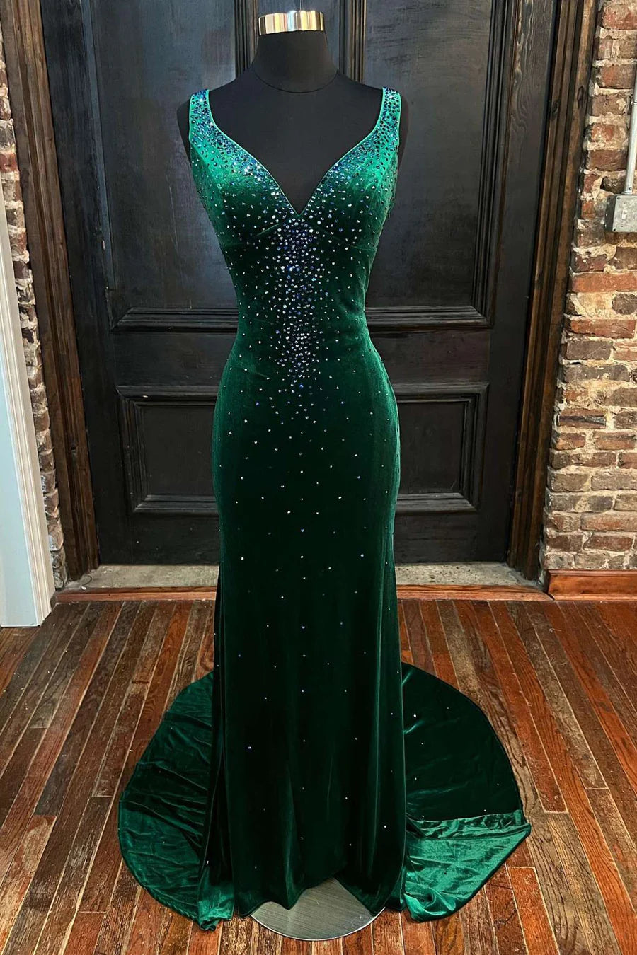 V-Neck Cutout Back Velvet Mermaid  Prom Dress ﻿