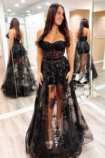 Robe de bal trapèze sans bretelles en maille transparente et dentelle florale 3D
