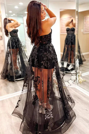 Robe de bal trapèze sans bretelles en maille transparente et dentelle florale 3D