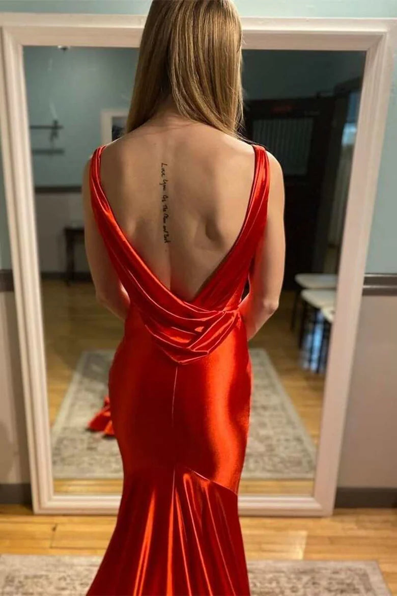 Vestido de fiesta de sirena con escote en V profundo, espalda descubierta y largo hasta el suelo