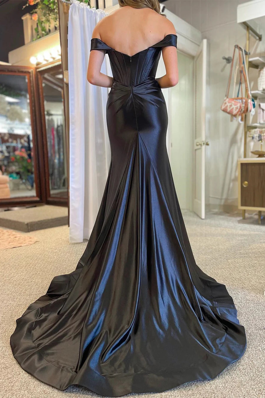 Vestido de fiesta de sirena plisado con hombros descubiertos