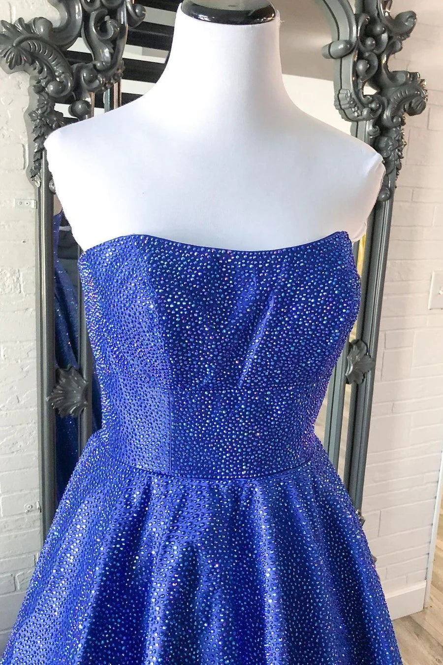 Robe de bal trapèze sans bretelles, longueur au sol, épaules dénudées