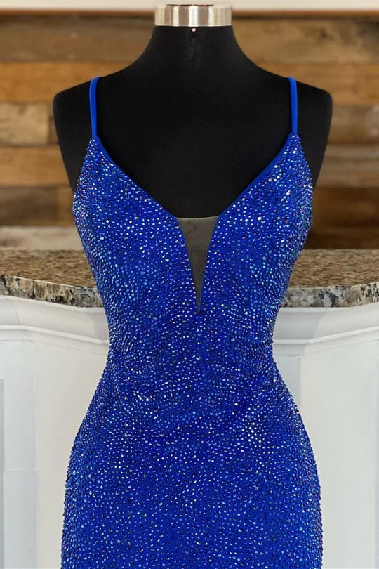 Vestido de fiesta de sirena con escote en V, cuentas y tirantes finos con cola