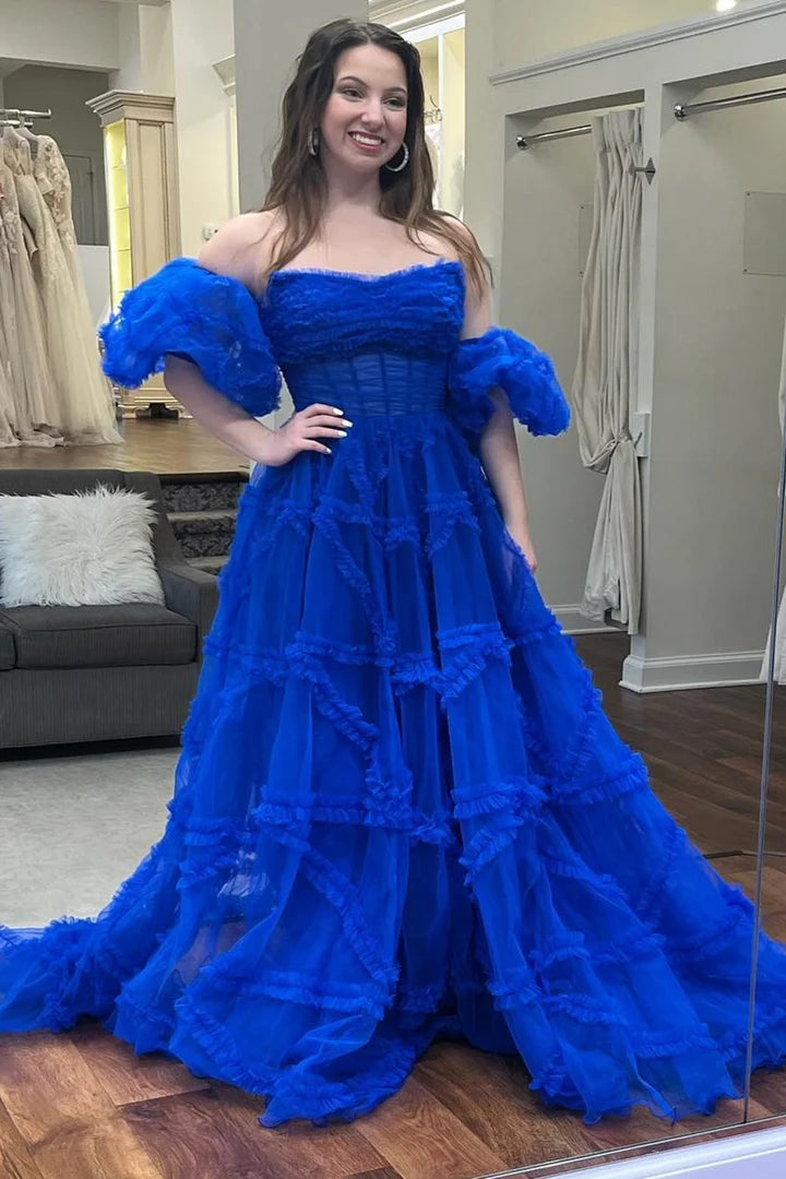 Robe de bal trapèze bustier à volants et manches bouffantes