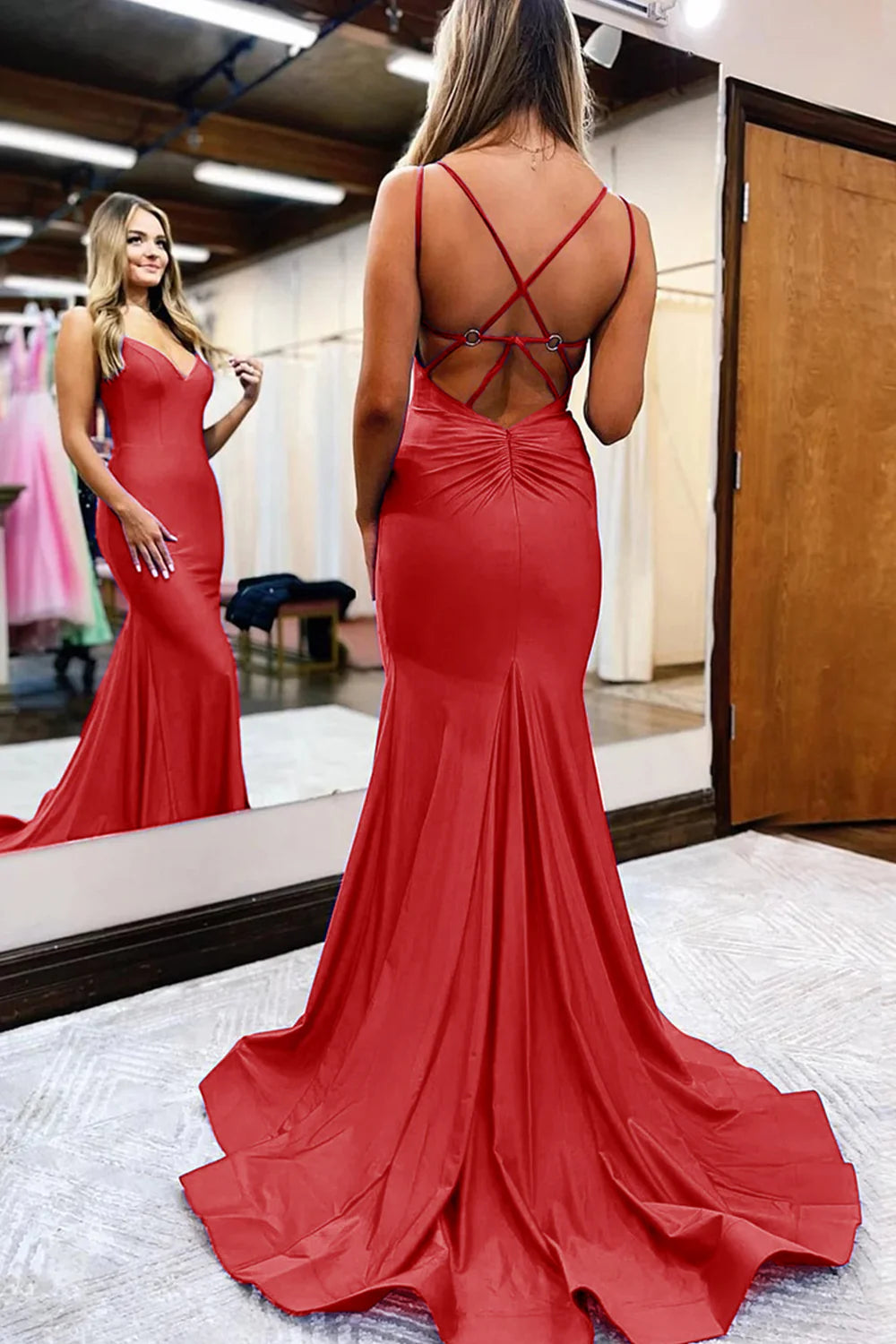 Vestido de fiesta largo con escote en V profundo, largo hasta el suelo, sin espalda, corte sirena y tirantes finos