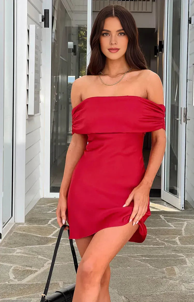Red Satin Off the Shoulder Mini Dress Graduation Dresses Backless Sleeveless Solid Color Sexy Knee Length Cocktail Dresses