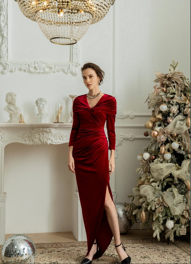 Vestido de fiesta de graduación de terciopelo rojo con escote en V, capa y hombros descubiertos, manga larga, corte sirena, largo hasta los tobillos, con abertura 