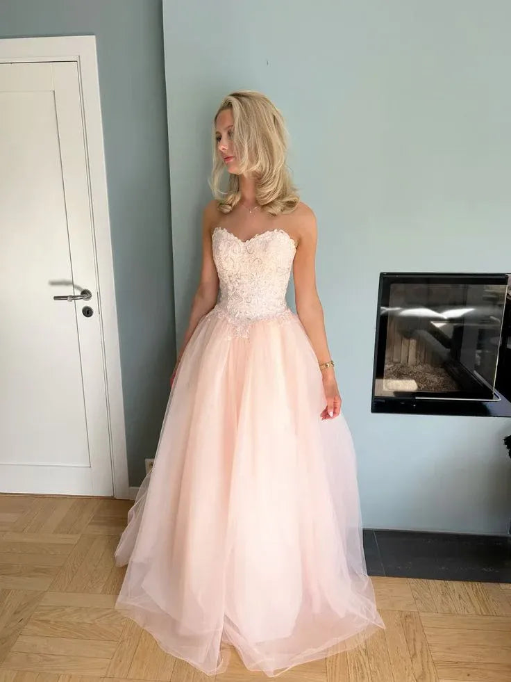 Romantic A-Line Strapless Sweetheart Lace-Up Corset Floor-Length Tulle Evening Ball Gown