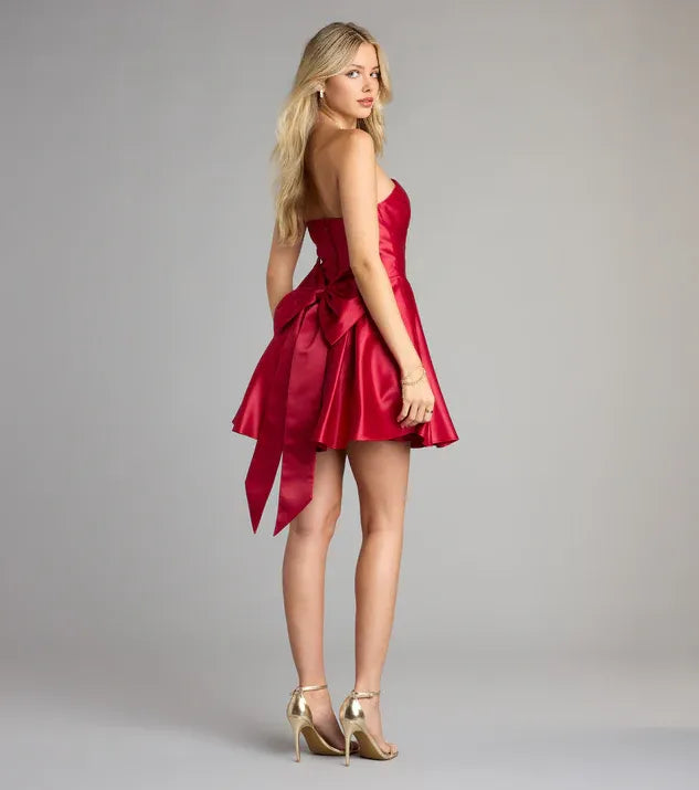 Romantic A-Line Strapless Neck Sleeveless Zipper Up Short-Mini Homecoming Dresses