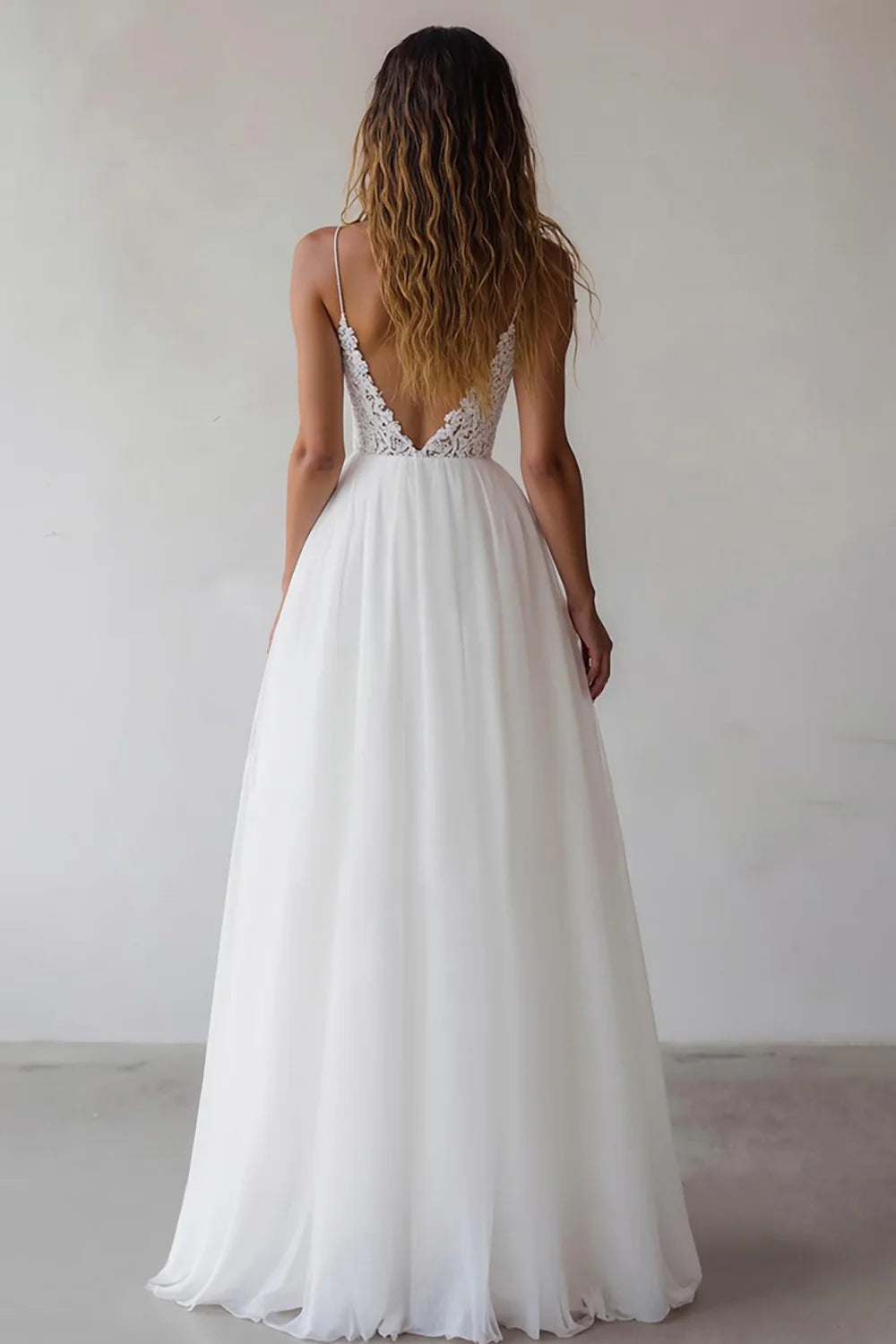 Romantic A Line Spaghetti Straps Sleeveless Appliques Floor-Length Wedding Dress