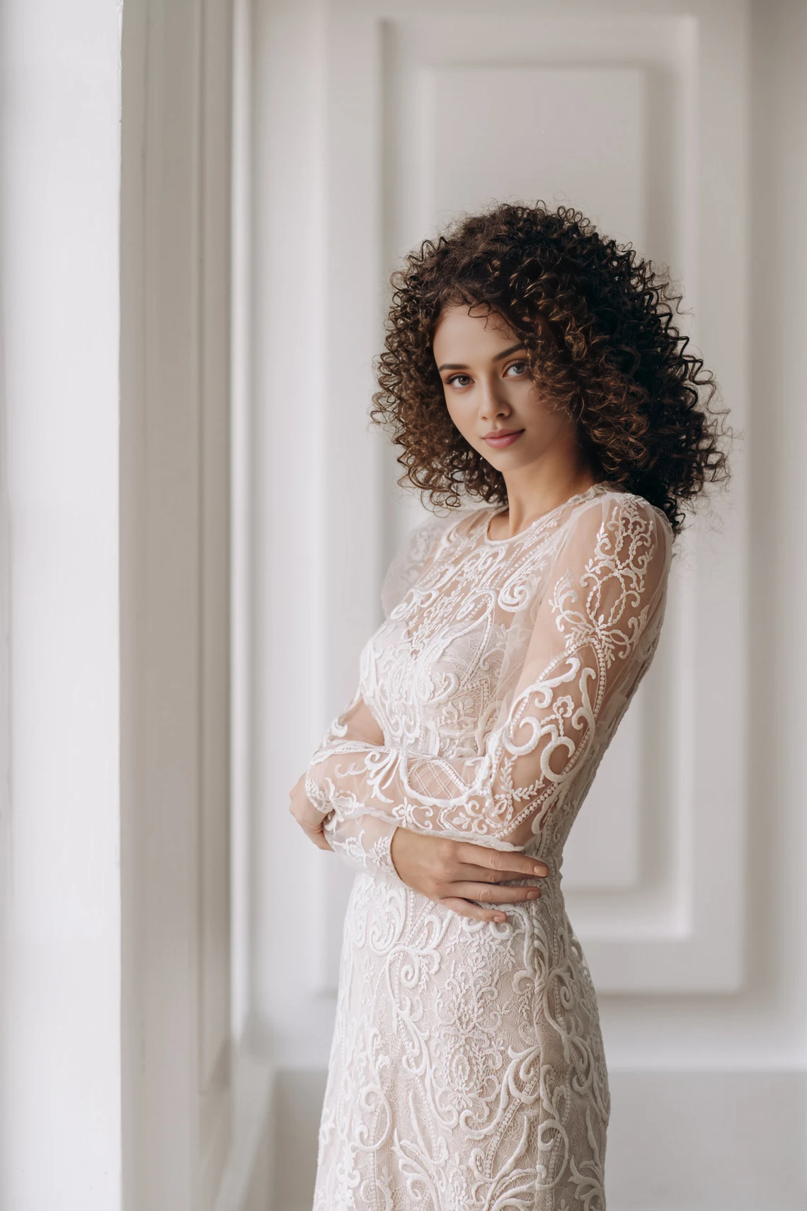 Round Neck Elegant Bridal Gown Lace Reception Dress Wedding Dress Prom Or Cocktail Long Sleeve Dress