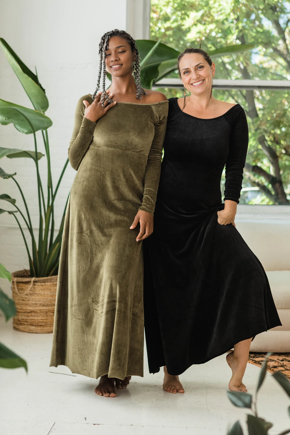 Round Neck Long Sleeves Evening Dress Velvet Dress Floor Length Prom Dress Maxi Dress