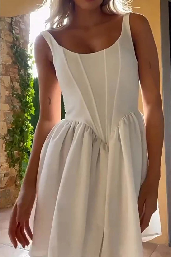 Robe de soirée courte blanche à col rond et sans manches avec corset