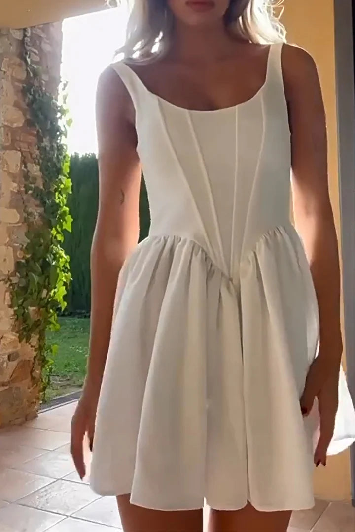 Robe de soirée courte blanche à col rond et sans manches avec corset