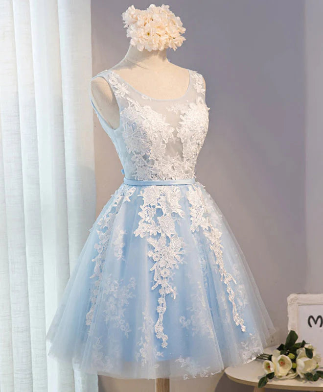 Robe de soirée en tulle à col rond et appliques
