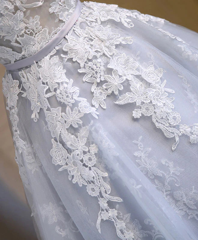 Robe de soirée en tulle à col rond et appliques