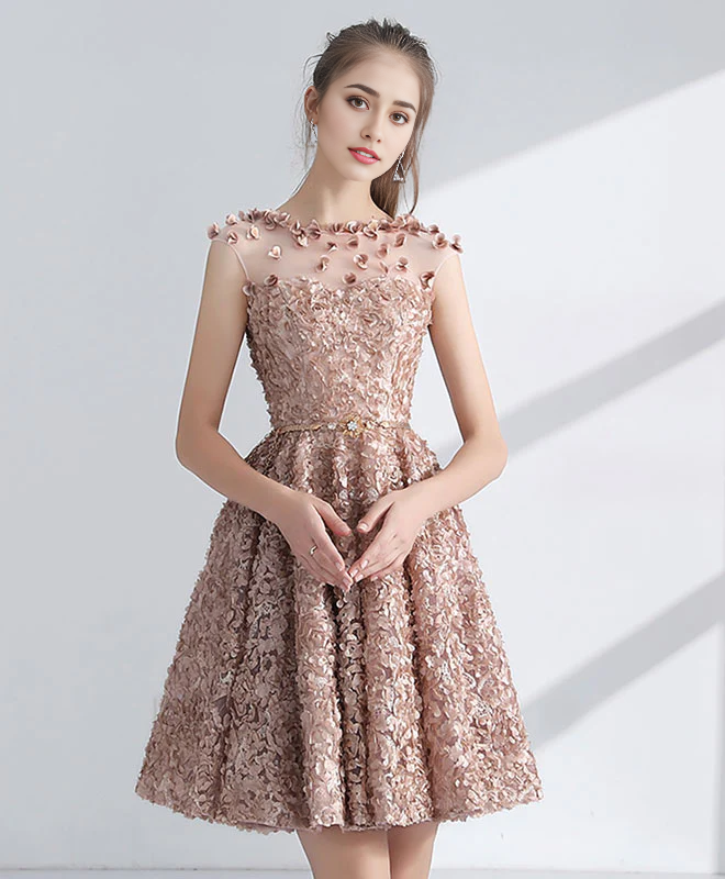 Robes de soirée uniques en dentelle 3D à col rond 