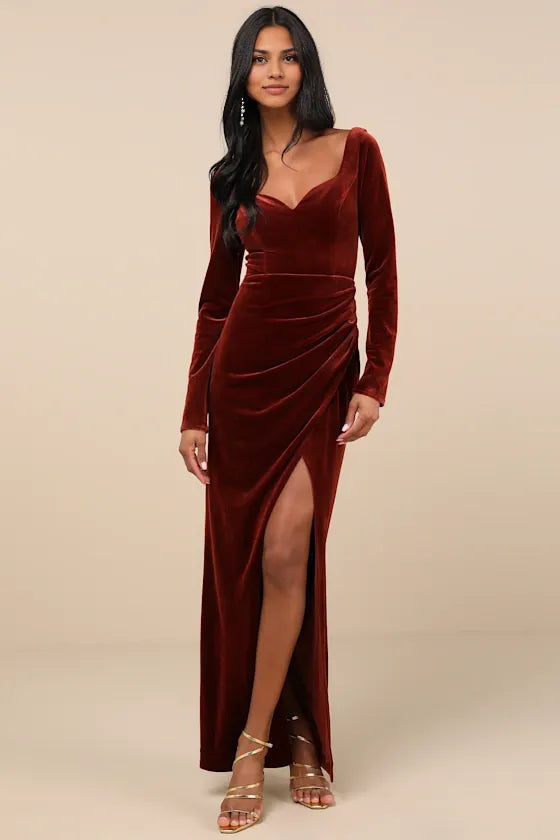 Vestidos formales Weitese para mujer, sin espalda, de terciopelo marrón óxido, manga larga, vestido maxi con abertura en tiendas de vestidos de fiesta. 