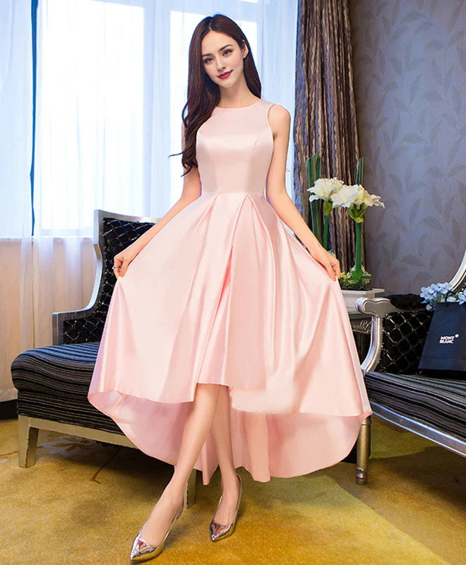 Robe de soirée en satin longueur thé 