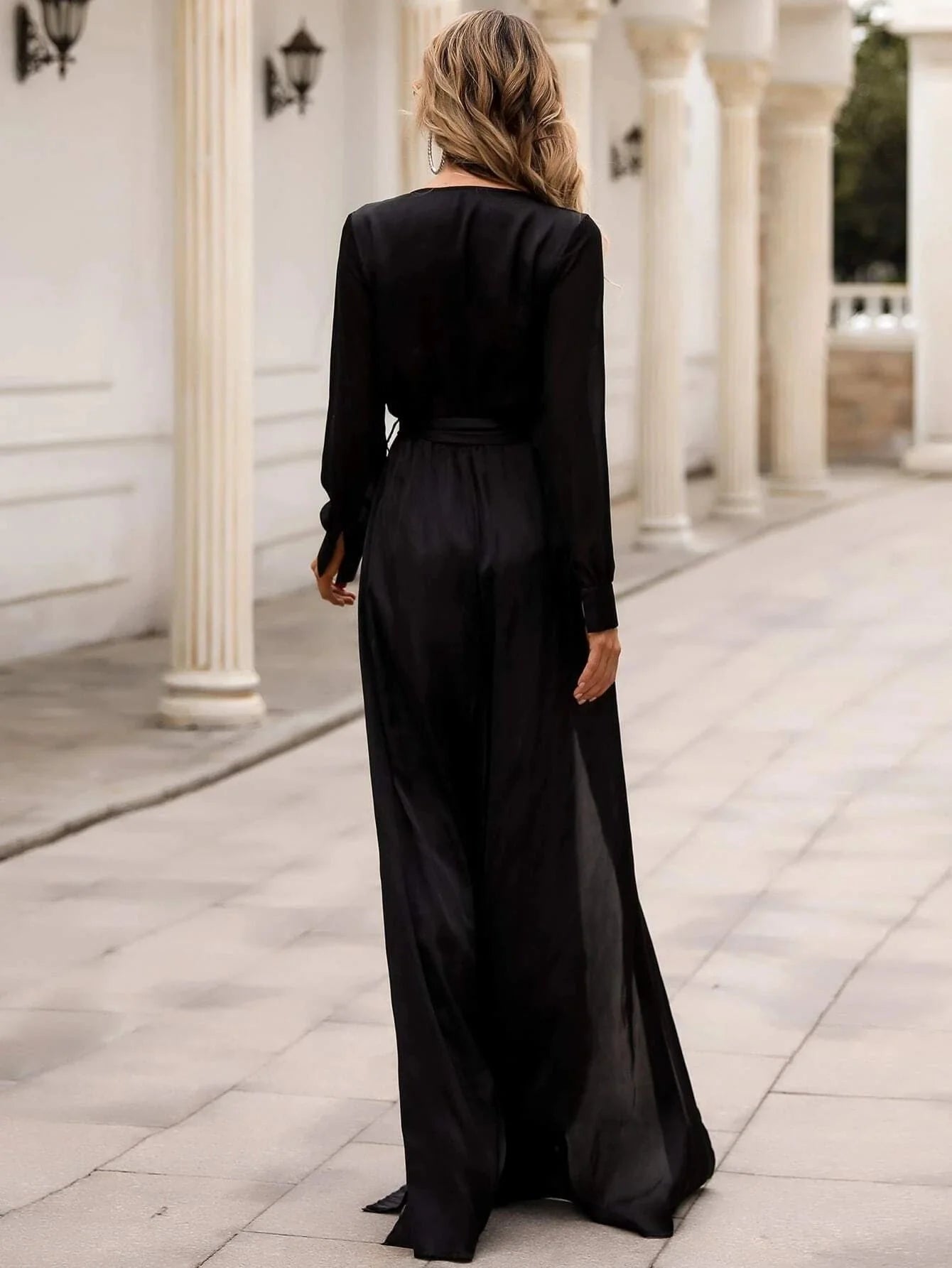 Sexy A-Line Plunging Neck Long Sleeve Full Coverage Back Floor-Length Prom Dress