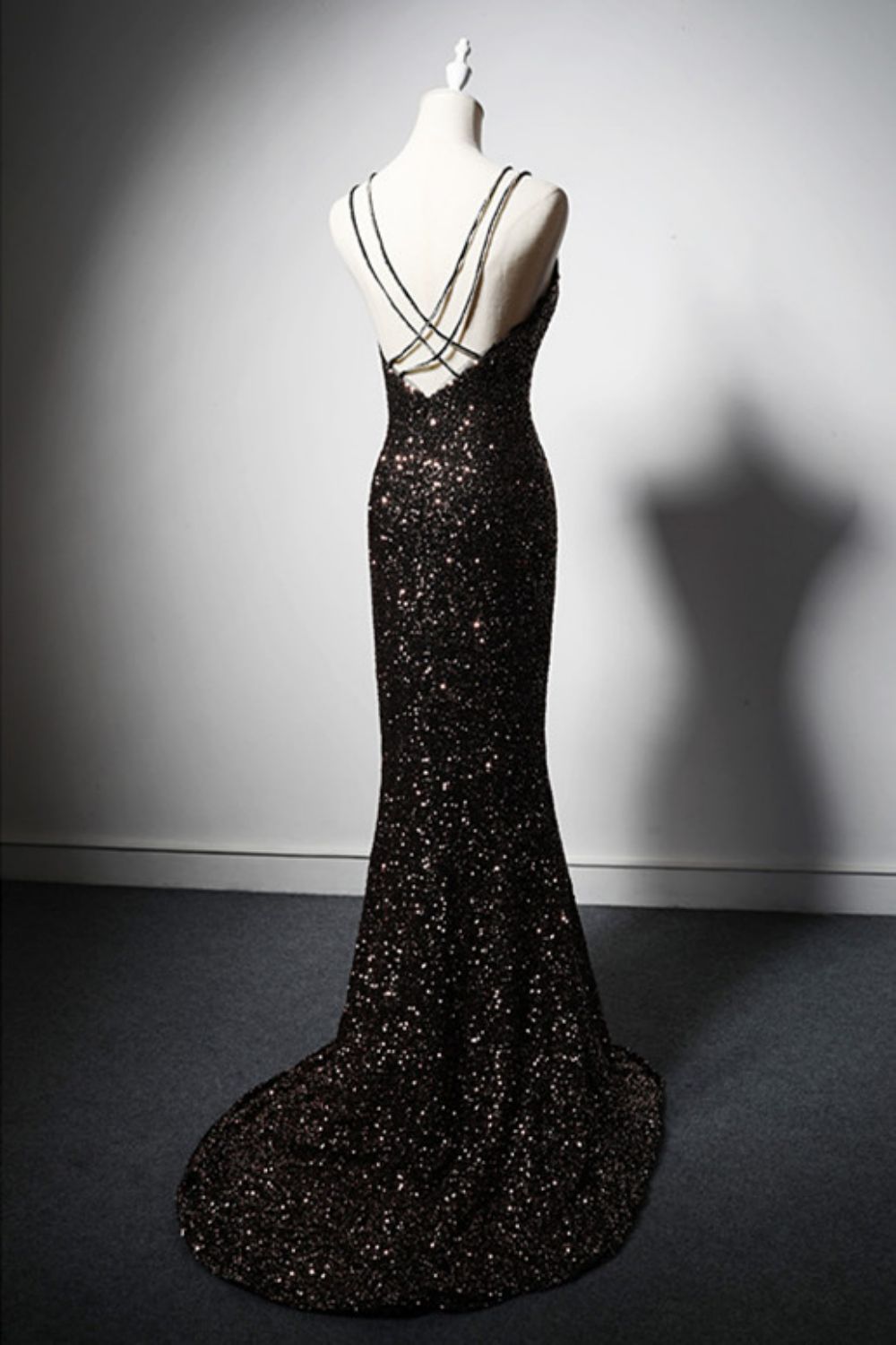 Vestido de fiesta largo Weitese con tirantes finos y espalda abierta y corte sirena sexy