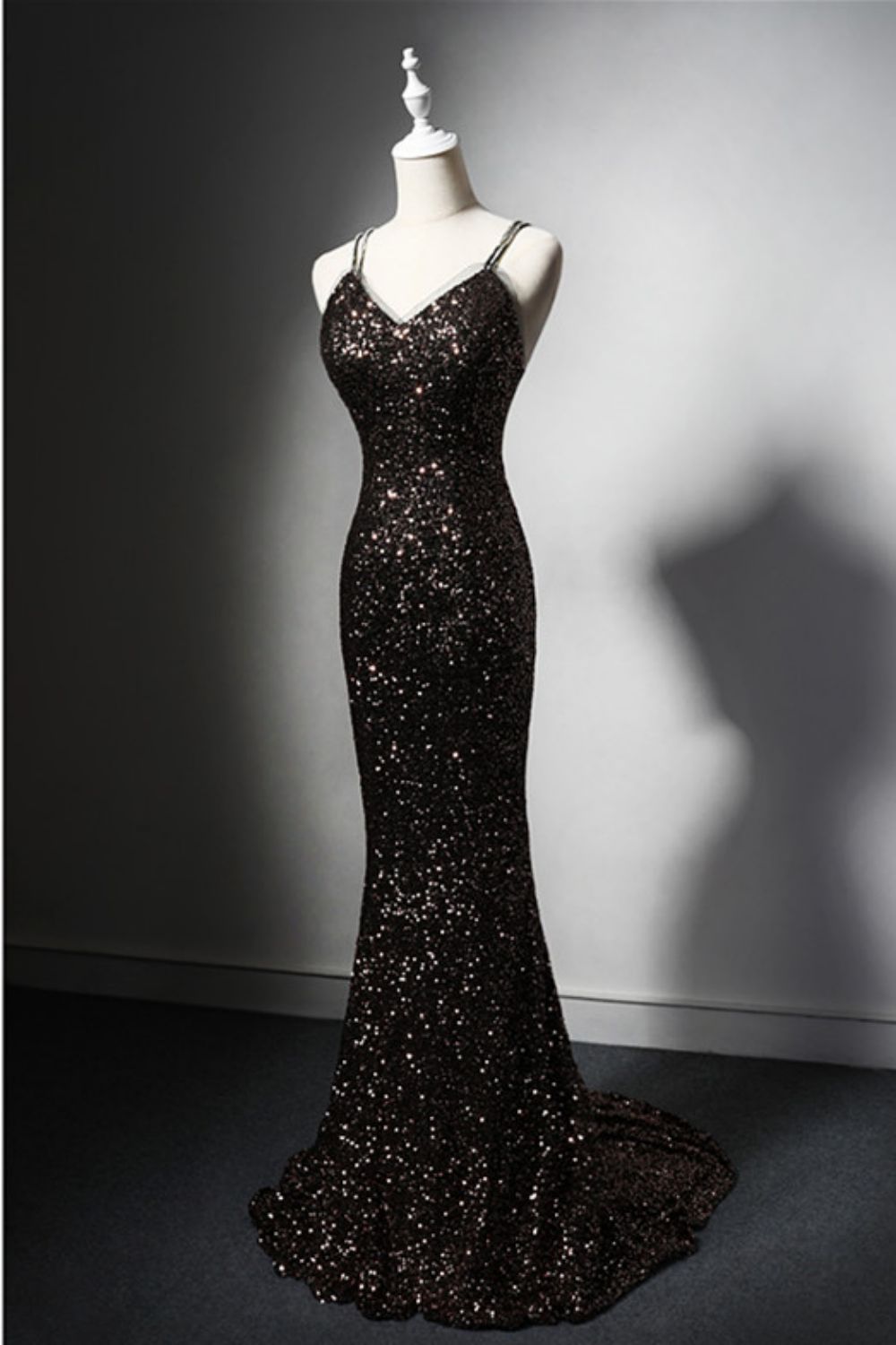 Vestido de fiesta largo Weitese con tirantes finos y espalda abierta y corte sirena sexy