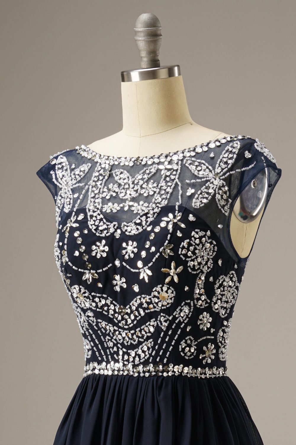 Vestidos de fiesta Weitese con mangas cortas y cuentas