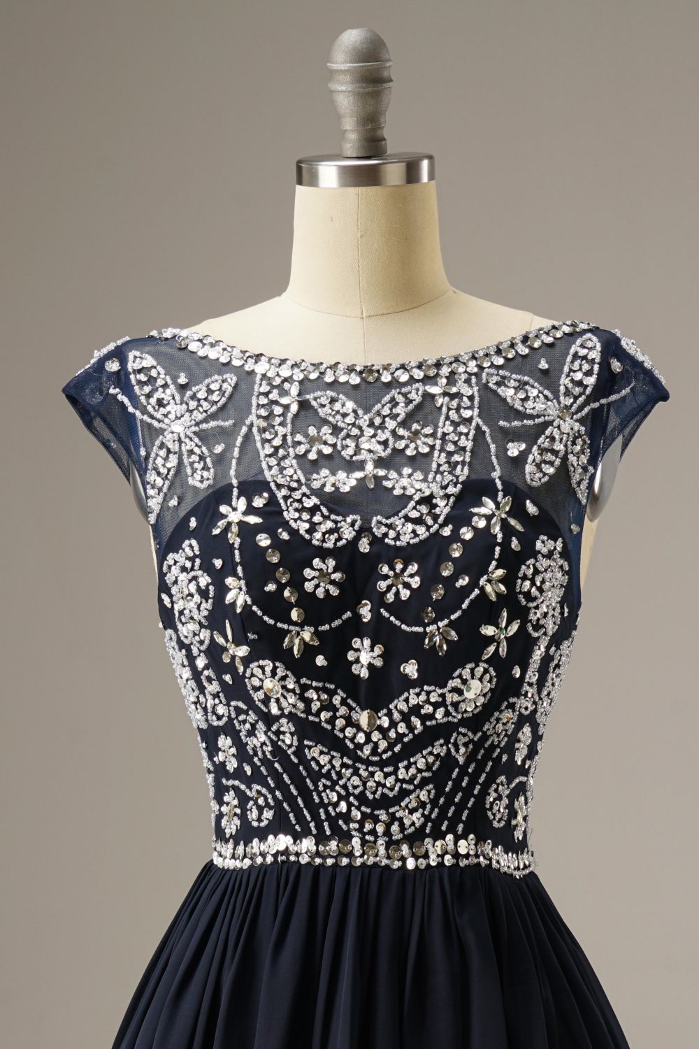 Vestidos de fiesta Weitese con mangas cortas y cuentas