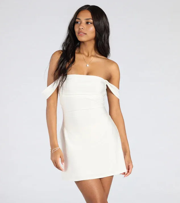 Simple A-Line/Princess Off-The-Shoulder Sleeveless Backless Short-Mini Homecoming Dresses