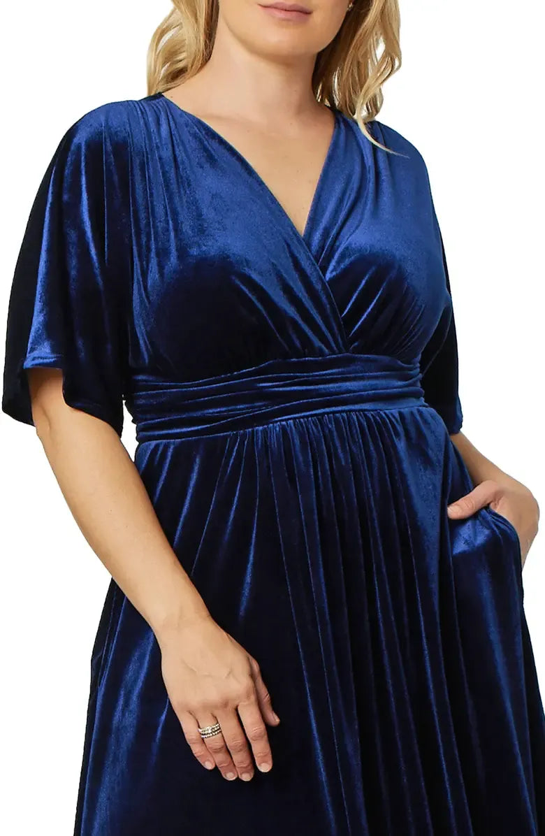 Simple A-Line V-neck Short Sleeves Velvet Floor-Length Plus Size Mother of the Bride Dress