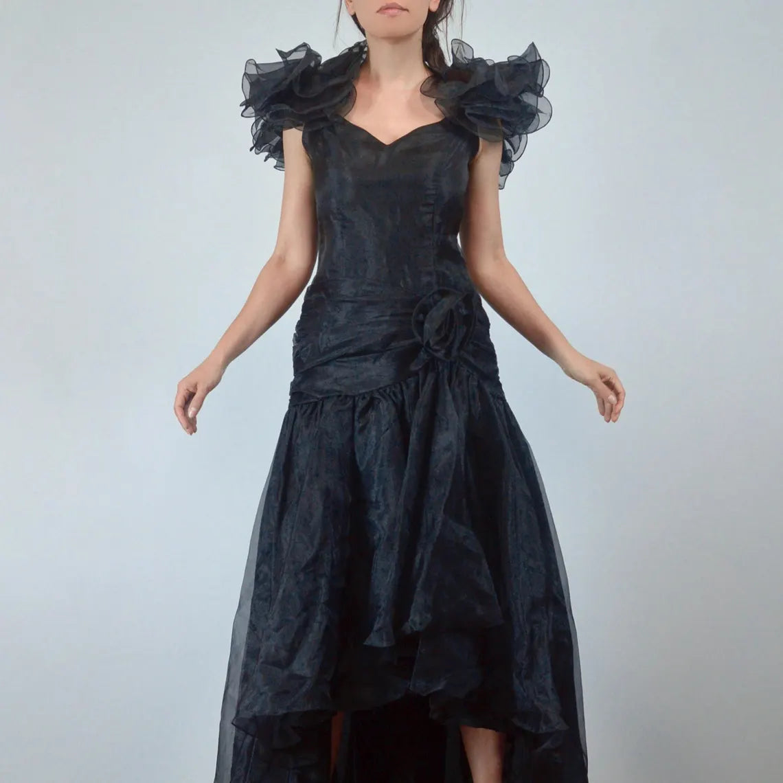 Robe de bal trapèze simple en tulle, longueur cheville, sans manches, à volants, décolleté en cœur 